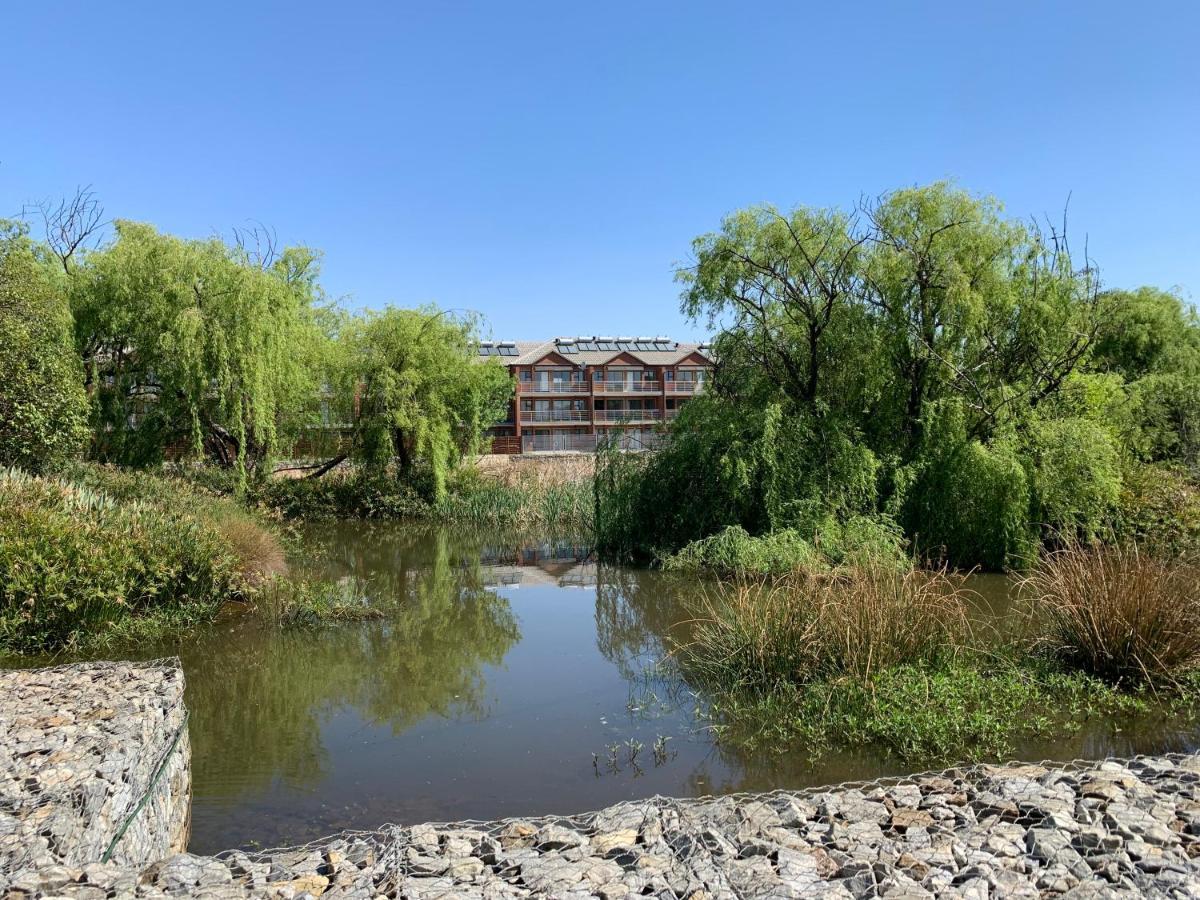 Or Tambo Self Catering Apartments, The Willows Боксбург Экстерьер фото