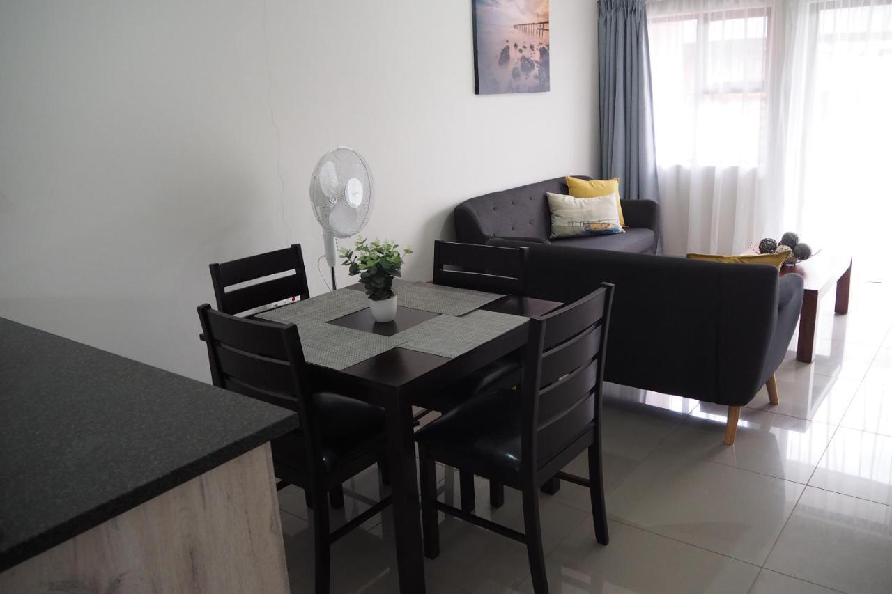 Or Tambo Self Catering Apartments, The Willows Боксбург Экстерьер фото