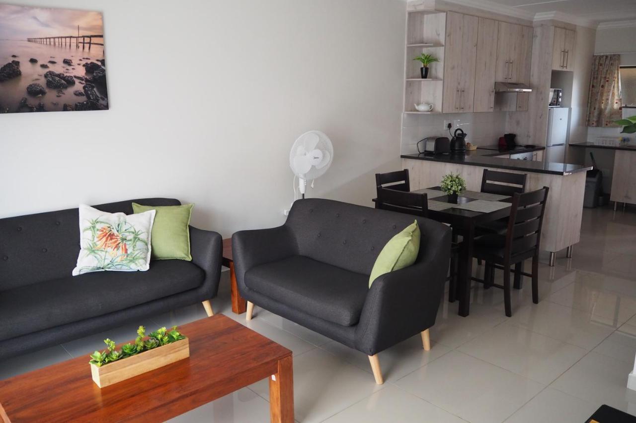 Or Tambo Self Catering Apartments, The Willows Боксбург Экстерьер фото